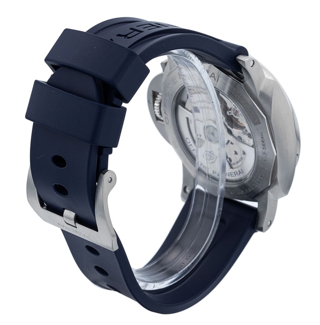 Panerai Luminor GMT PAM01033 Image 3